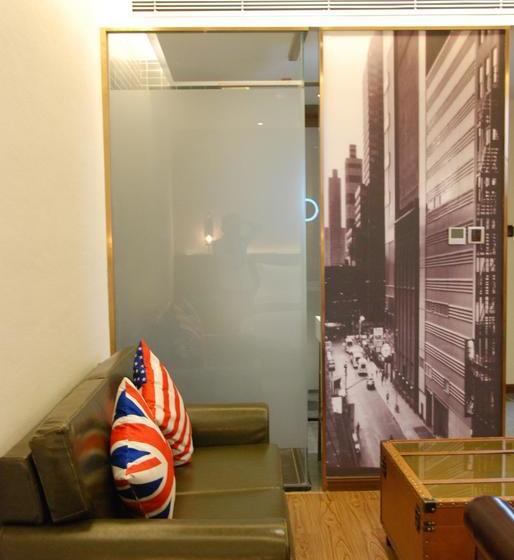 هتل James Joyces Coffetel