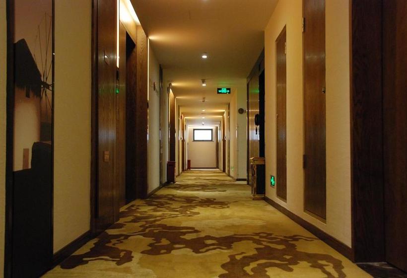 هتل James Joyces Coffetel