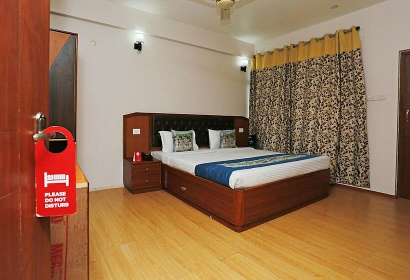 فندق Oyo 8816 Whispering Pines