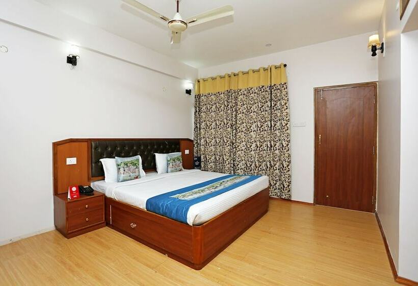 בית מלון כפרי Oyo 8816 Whispering Pines