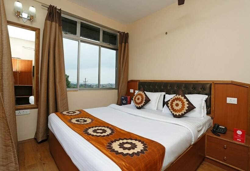 בית מלון כפרי Oyo 8816 Whispering Pines