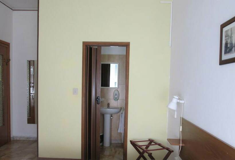 בית מלון כפרי Pensione Aurora