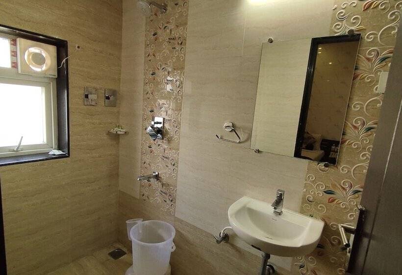 فندق Sri Maharaja Residency