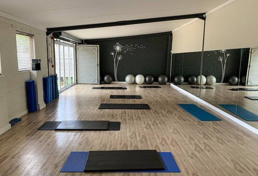 فندق Trail's End