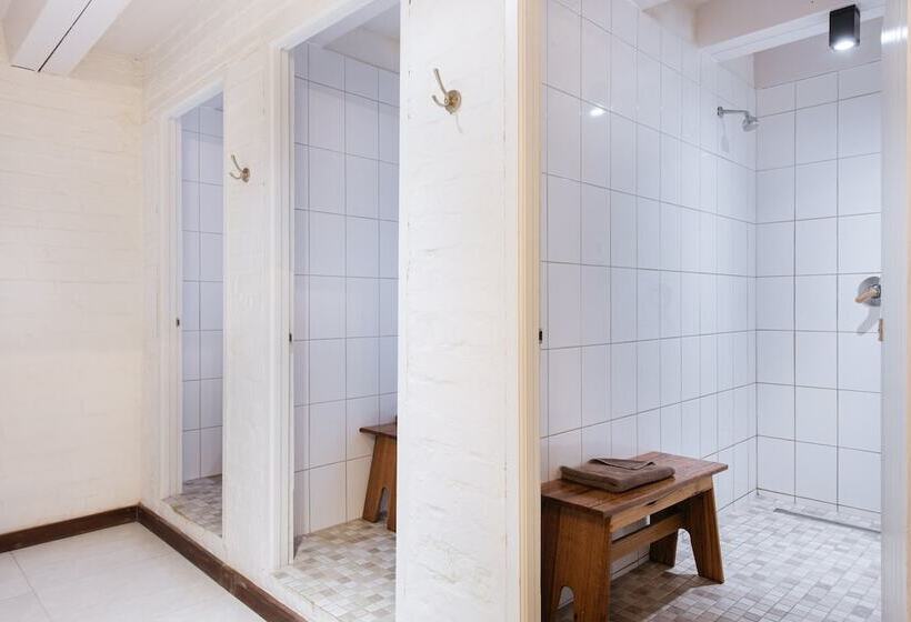 فندق Trail's End