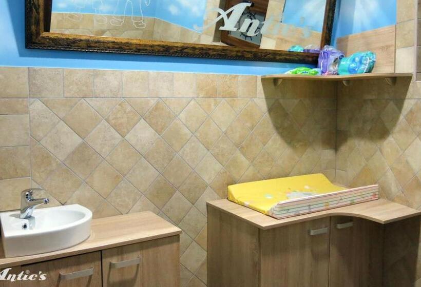 Motel Pizzeria Antic's