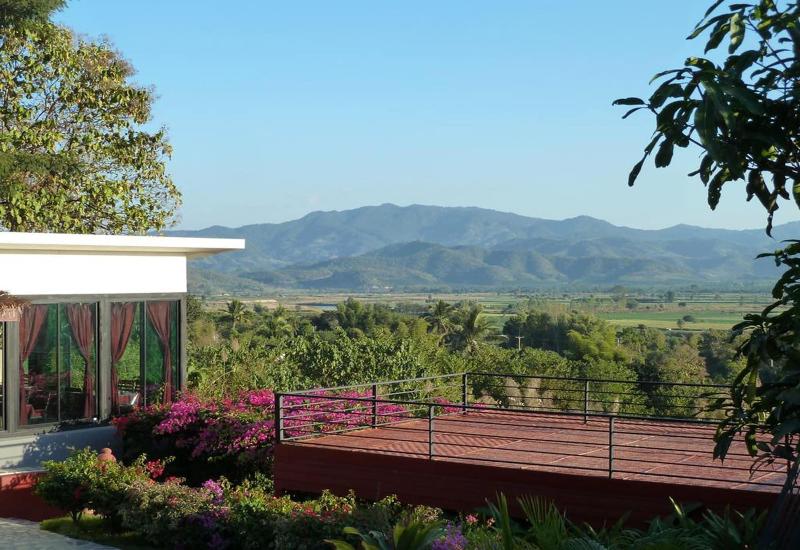 リゾートホテル Old Tree S House