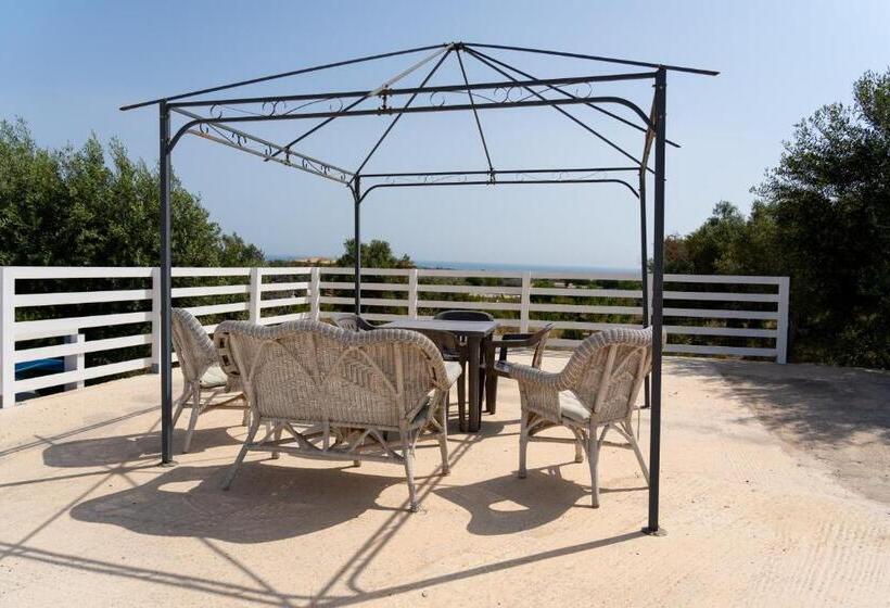 B&b L Uliveto Rooms & Pool