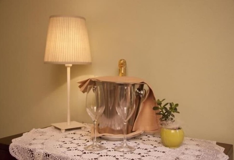 تختخواب و صبحانه Casale L'antico Carro