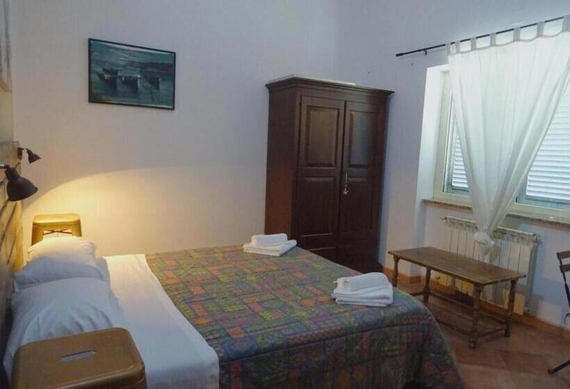 ベッドアンドブレックファースト Clock S House