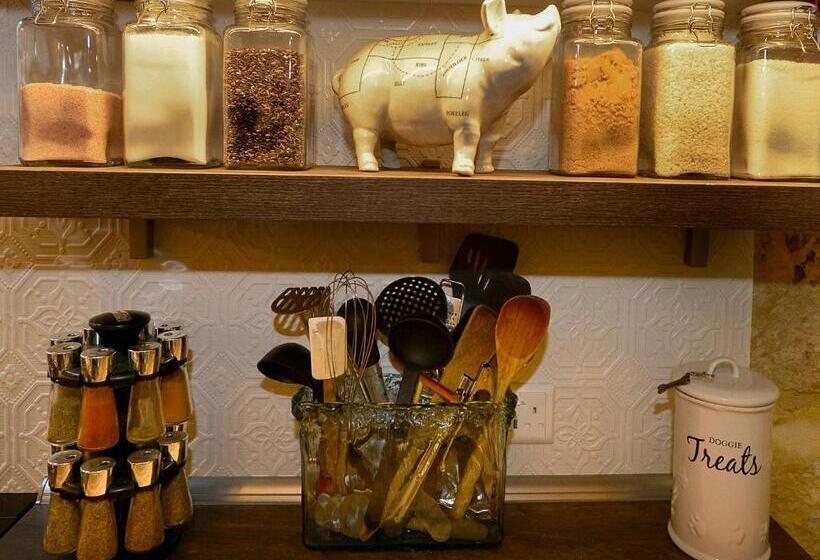 تختخواب و صبحانه Julesy S Bnb