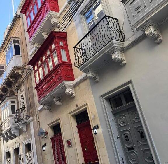 تختخواب و صبحانه Julesy S Bnb