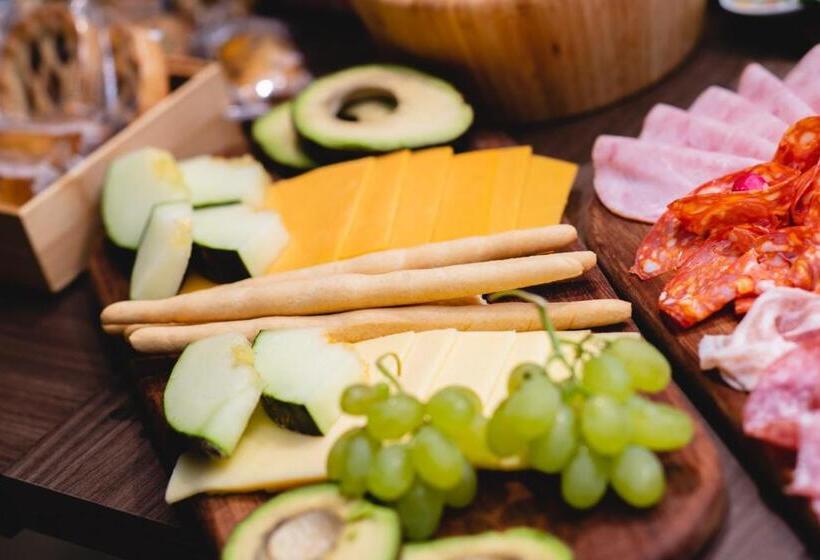 تختخواب و صبحانه Julesy S Bnb