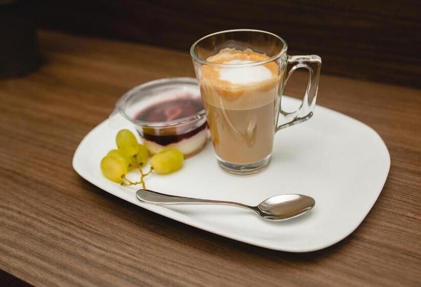 تختخواب و صبحانه Julesy S Bnb