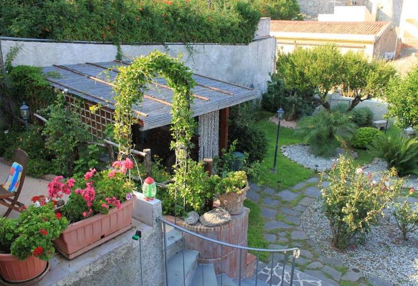 مبيت وإفطار L Antico Borgo