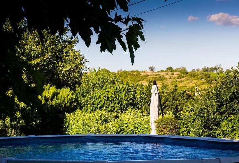 Bed and Breakfast L Armourier