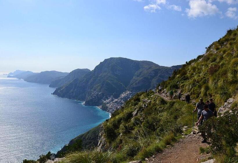 تختخواب و صبحانه L'incanto