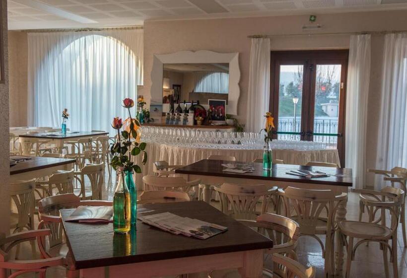 تختخواب و صبحانه Postiglione Country House