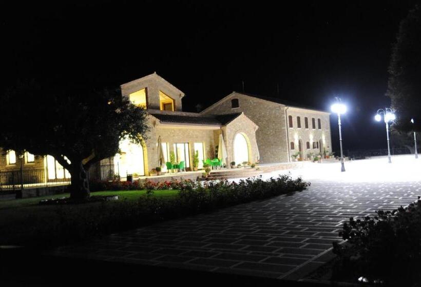 تختخواب و صبحانه Postiglione Country House