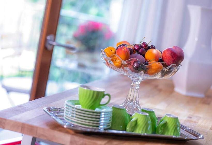 ベッドアンドブレックファースト Rita's Garden