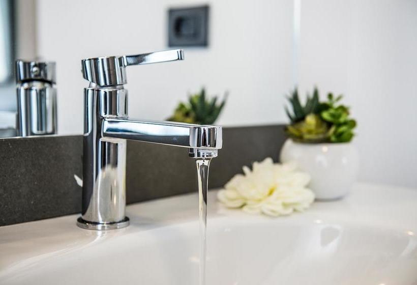 مبيت وإفطار Villa Gremì   Castiglione Falletto