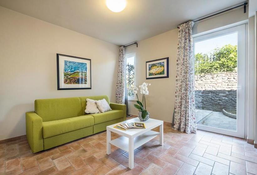 مبيت وإفطار Villa Gremì   Castiglione Falletto