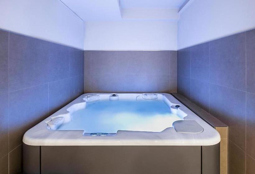 مبيت وإفطار Villa Gremì   Castiglione Falletto