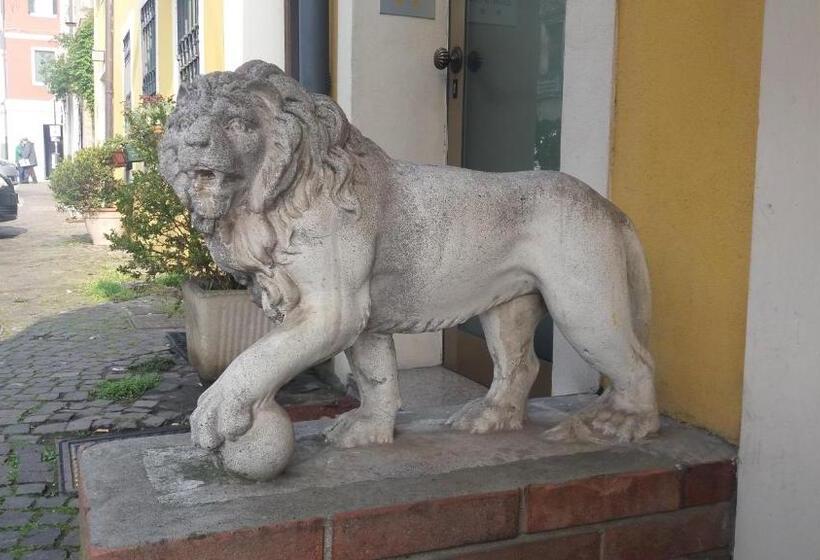 בית מלון כפרי Albergo Ristorante Leon D'oro