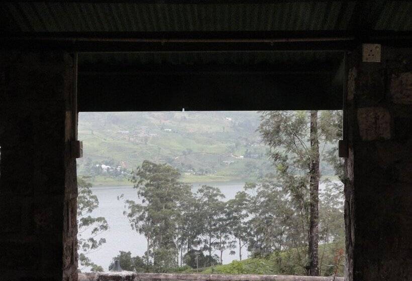 Отель Castlereigh Holiday Bungalow