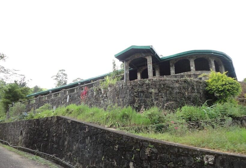 Отель Castlereigh Holiday Bungalow