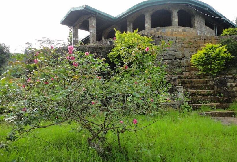 Отель Castlereigh Holiday Bungalow