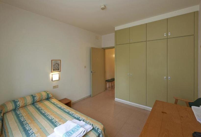 Apartamentos Montserrat Abat Marcet