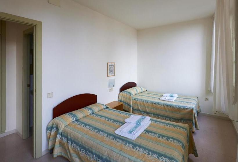 Apartamentos Montserrat Abat Marcet