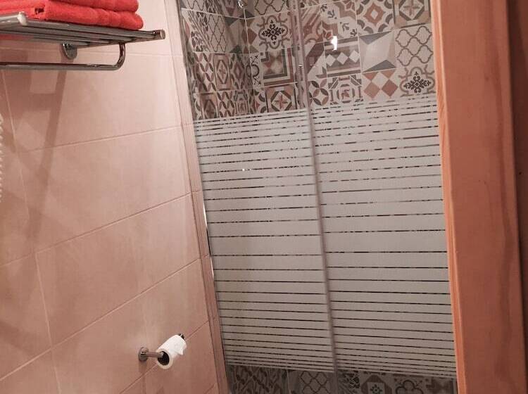 هتل Hosteria Villa De Castro