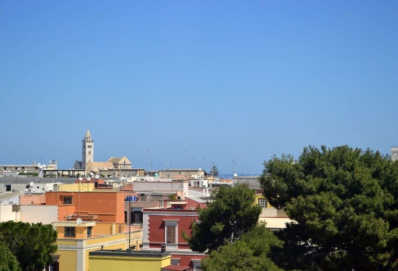 Отель Ibis Styles Trani