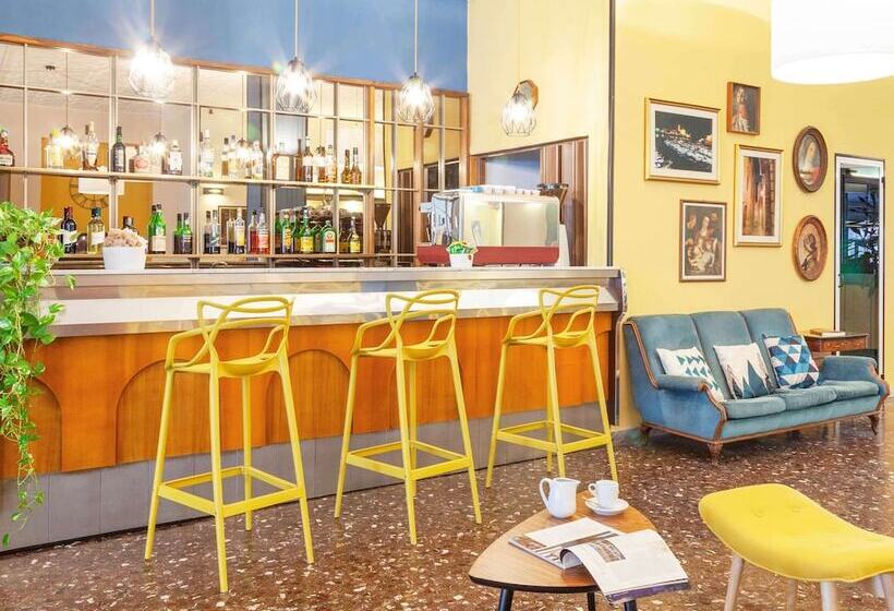 Отель Ibis Styles Trani