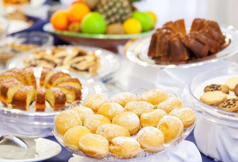 Отель Ibis Styles Trani