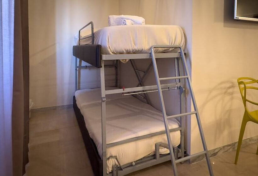 Отель Ibis Styles Trani