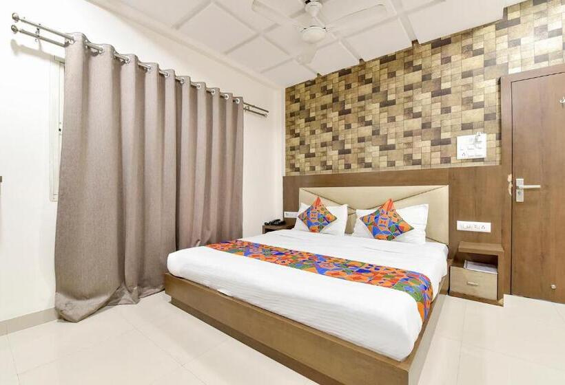 Fabhotel King Palace