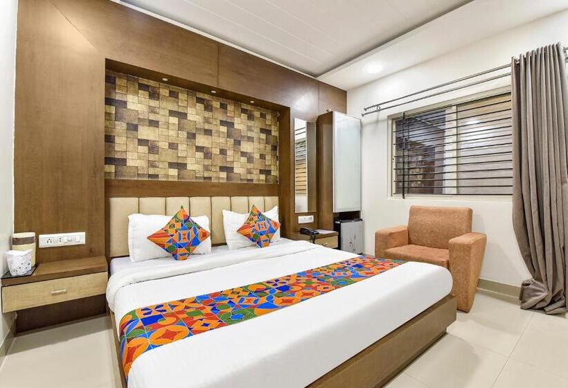 Fabhotel King Palace