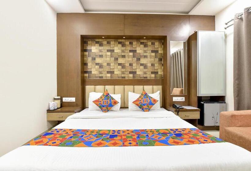 Fabhotel King Palace