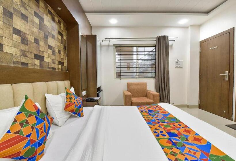 Fabhotel King Palace