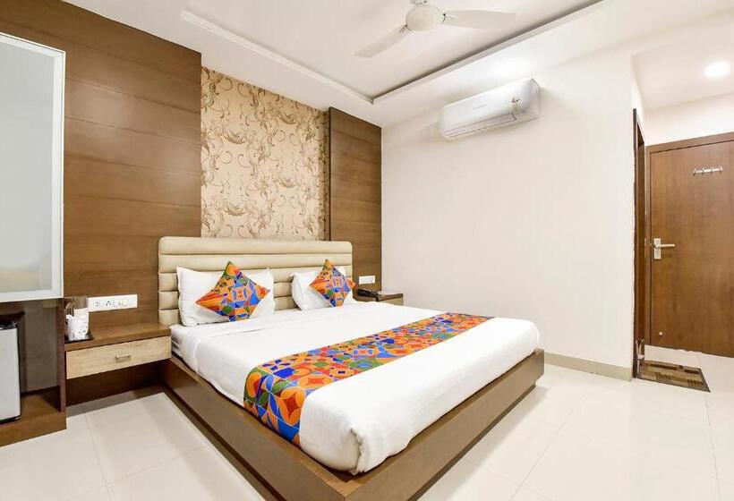 Fabhotel King Palace