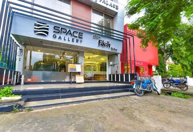 Fabhotel King Palace