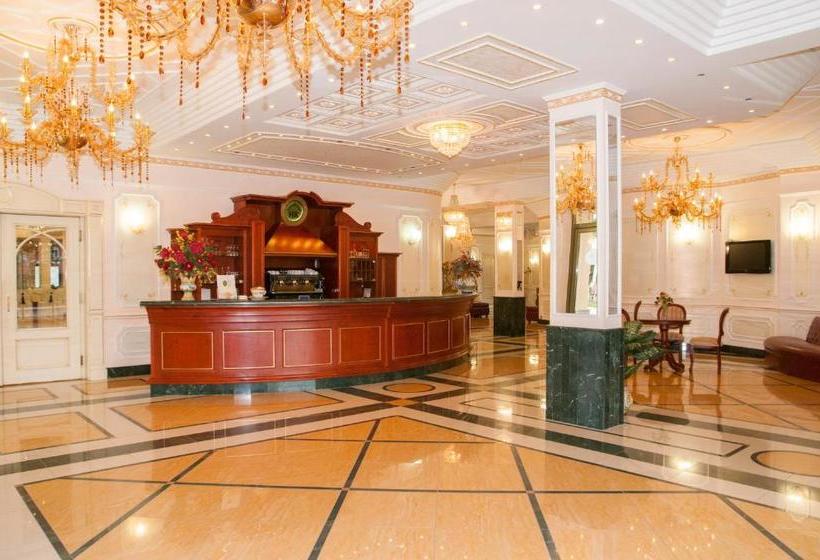 ホテル Kristall E Giardini Dell'eden