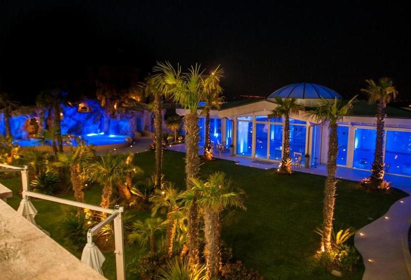 ホテル Kristall E Giardini Dell'eden