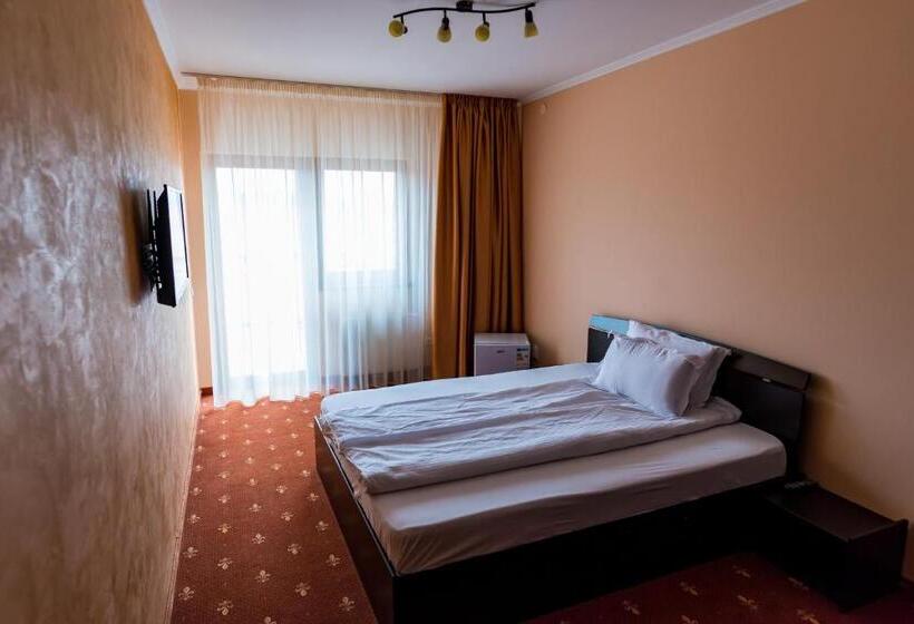 هتل Monte Carlo Reghin
