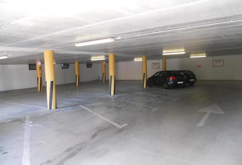 ホテル O'scugnizzo 2