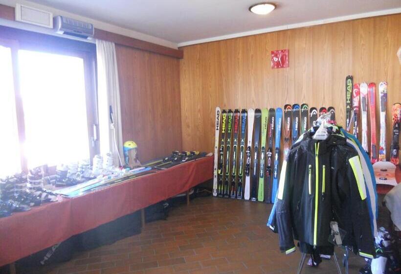 ホテル O'scugnizzo 2