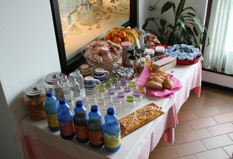 ホテル O'scugnizzo 2